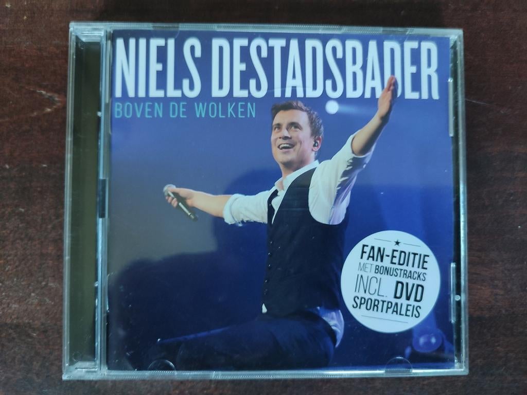 CD + DVD : NIELS DESTADSBADER - BOVEN DE WOLKEN   FAN-editie, Ophalen of Verzenden, Zo goed als nieuw