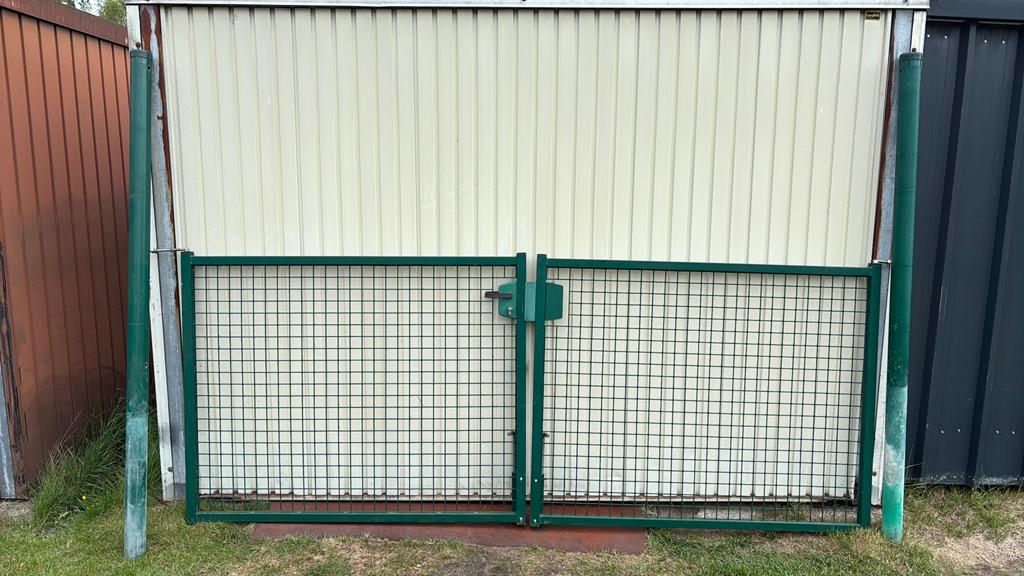 Poort inclusief palen, Enlèvement