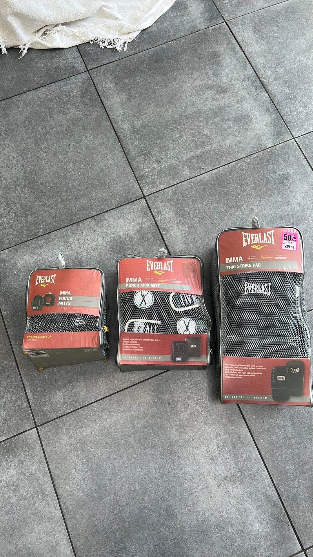 MMA-set: Focus Mitts/Punch Kickmit/Thai Strike Pad, Ophalen, Zo goed als nieuw