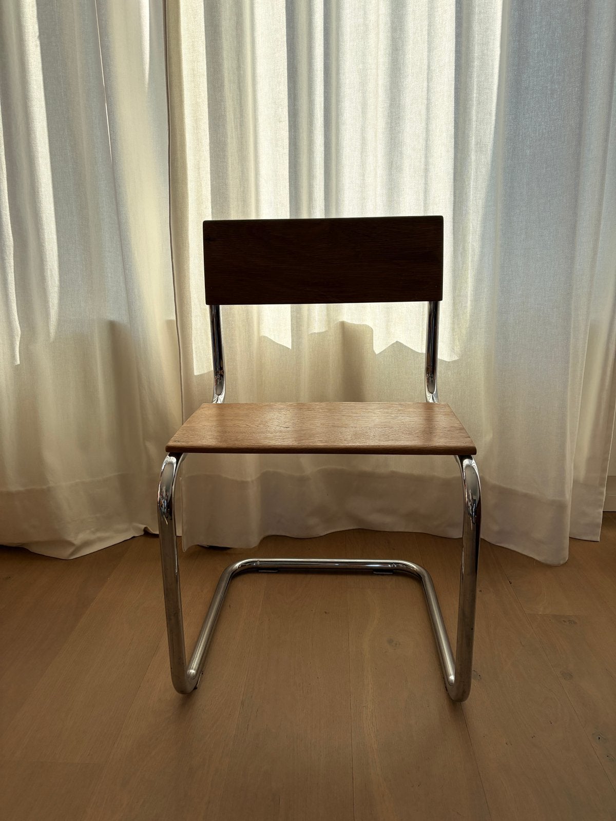 Unieke vintage buisframe stoel – handgemaakt met eikenhout, Huis en Inrichting, Stoelen, Ophalen, Gebruikt, Eén