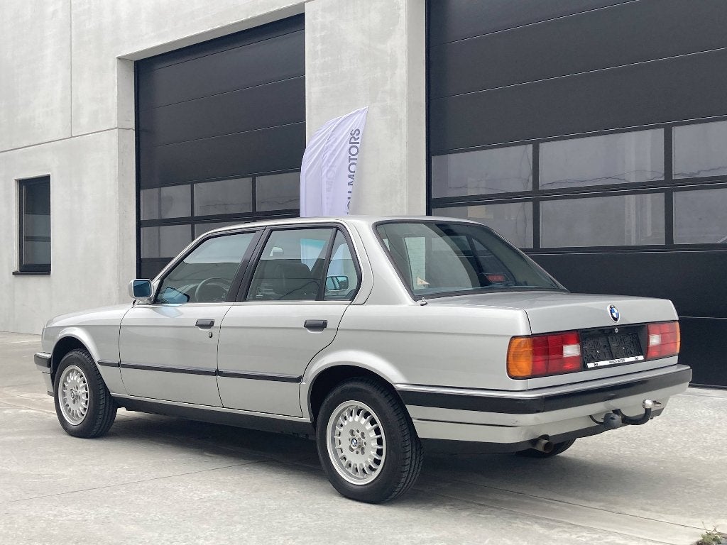 BMW 316i/88992 km/Historique complet/Top, Autos, BMW, Argent ou Gris, 4 portes, Entreprise, 72 kW