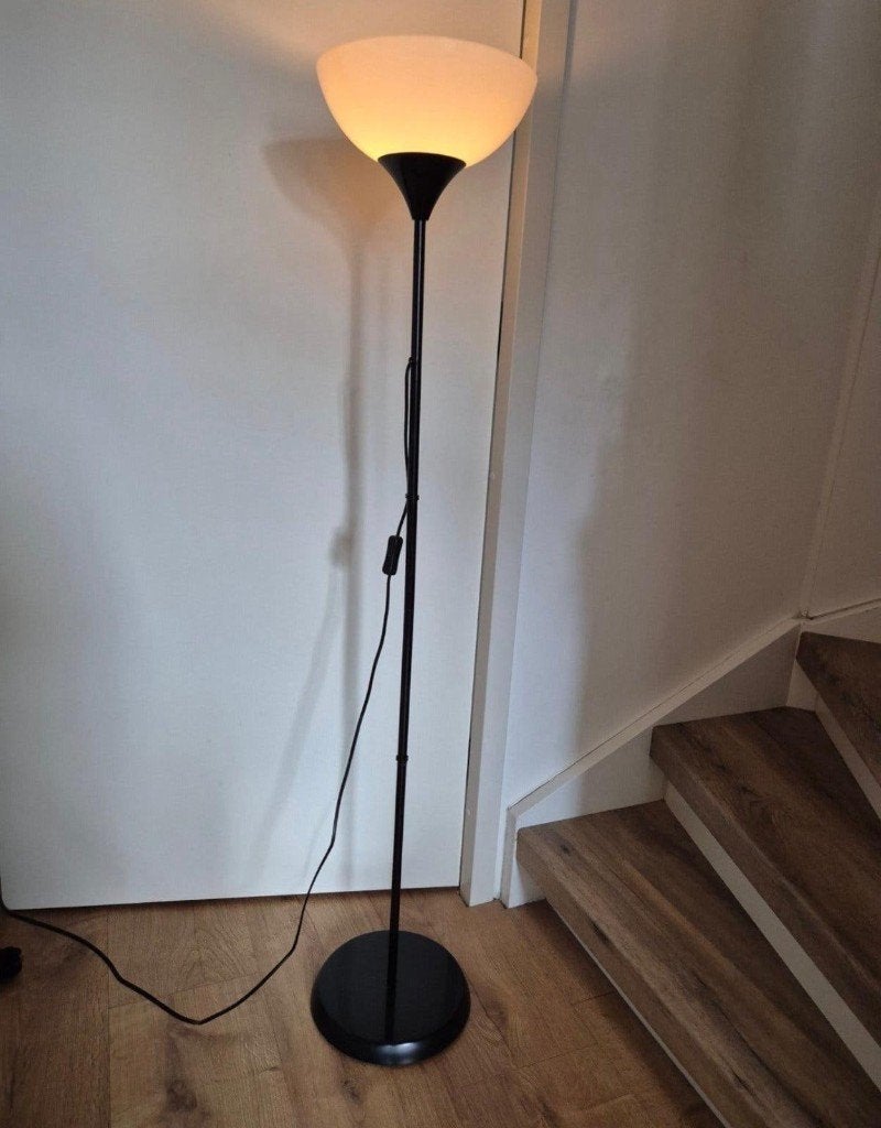 Lampadaire Ikea non, état neuf !, Maison & Meubles, Neuf, Enlèvement ou Envoi, Synthétique, 150 à 200 cm