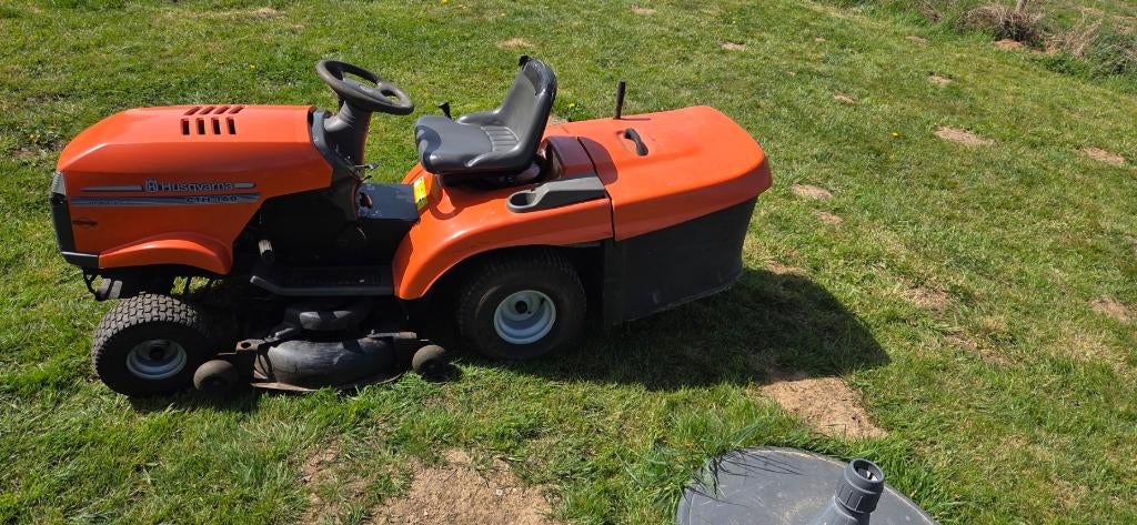 Tracteur tondeuse HUSQVARNA CTH 160, Enlèvement ou Envoi, Fonction de mulching, Comme neuf, 90 à 120 cm