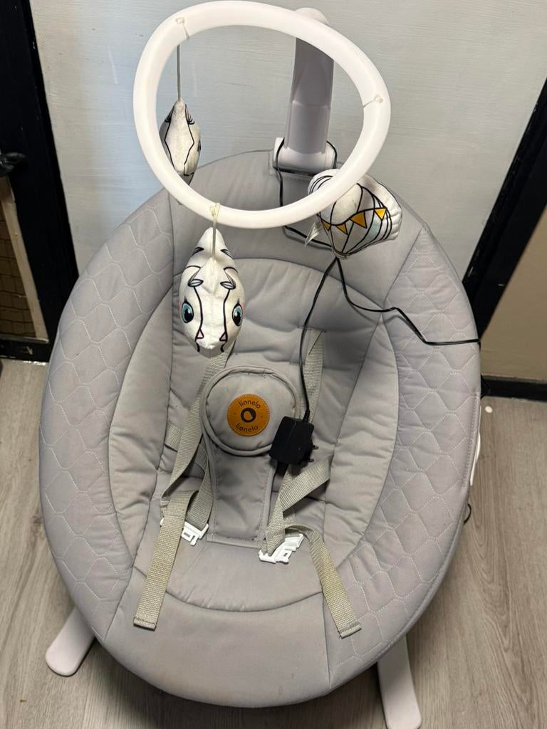 Lionelo automatische schommelstoel, Kinderen en Baby's, Wipstoeltjes, Ophalen, Zo goed als nieuw, Schommelstoel
