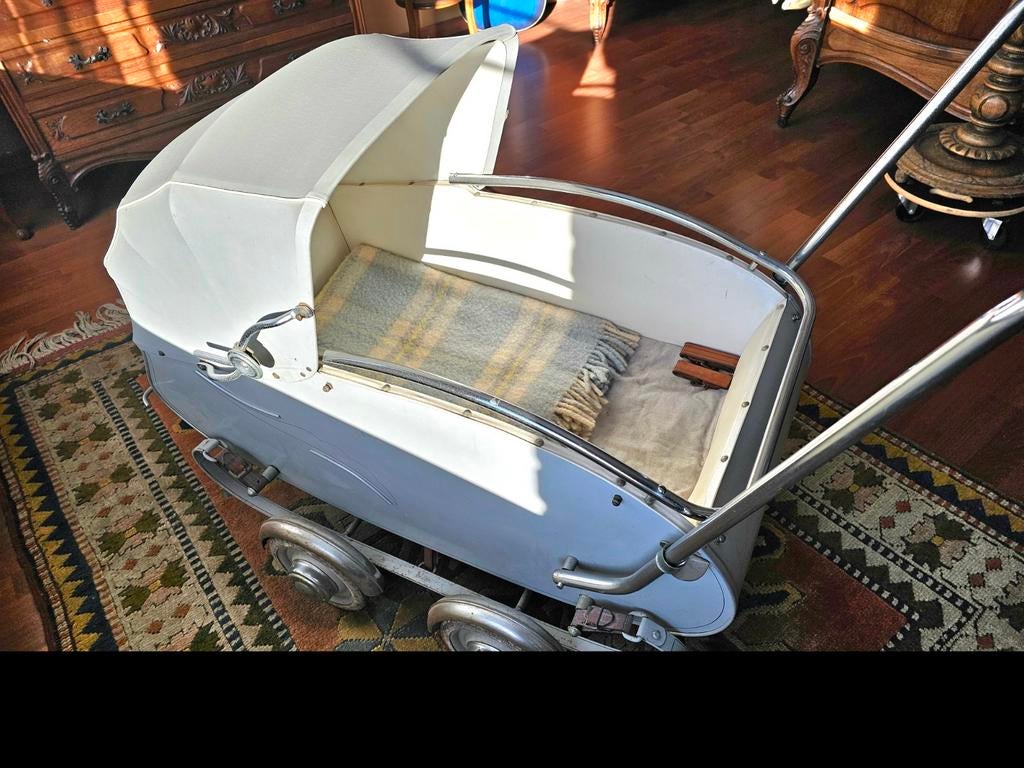 Poussette ancienne, Enlèvement