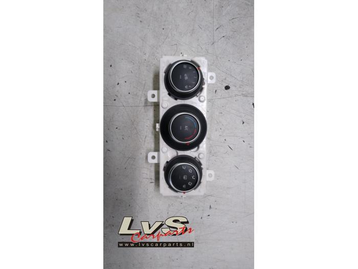 Kachel Bedieningspaneel van een Renault Master, Auto-onderdelen, Dashboard en Schakelaars, Gebruikt, -, Renault, -