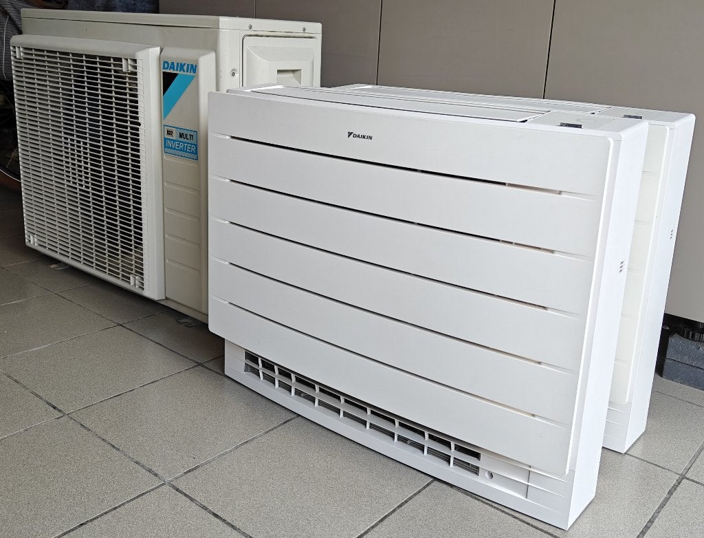 Daikin Multisplit - Buitenunit + 2x vloermodel Perfera, Ophalen, Koelen en Ontvochtigen, Timer, 3 snelheden of meer