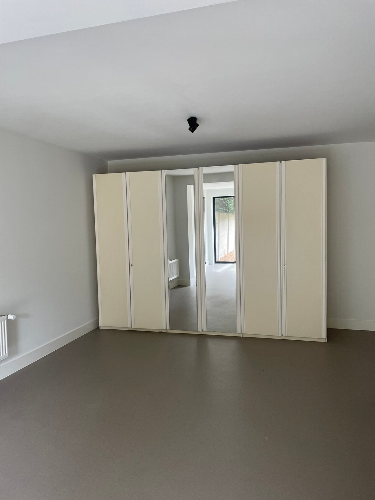 Grote kleerkast in goede staat., Huis en Inrichting, Kasten | Kleerkasten, Ophalen