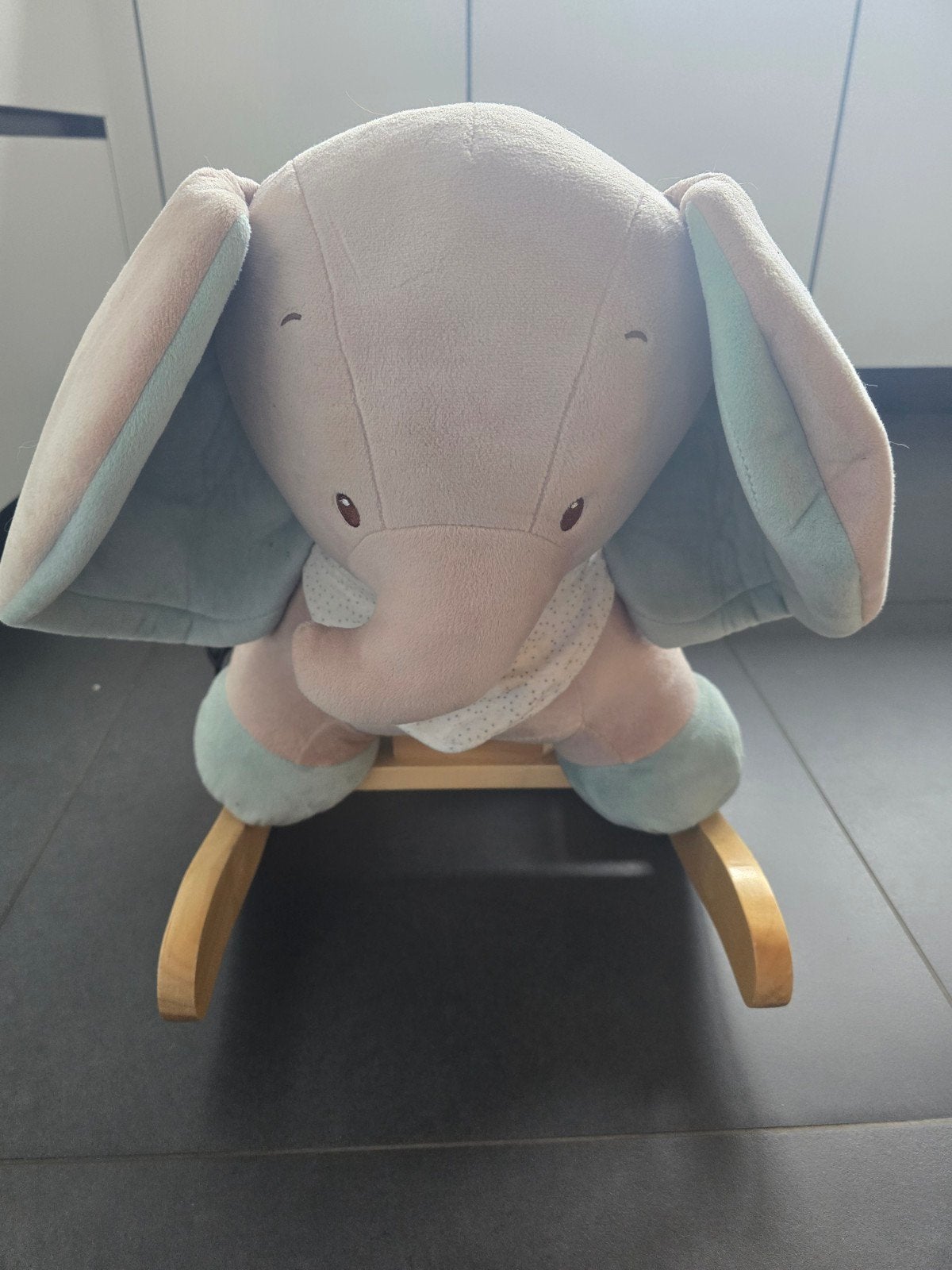 schommel olifant, Ophalen