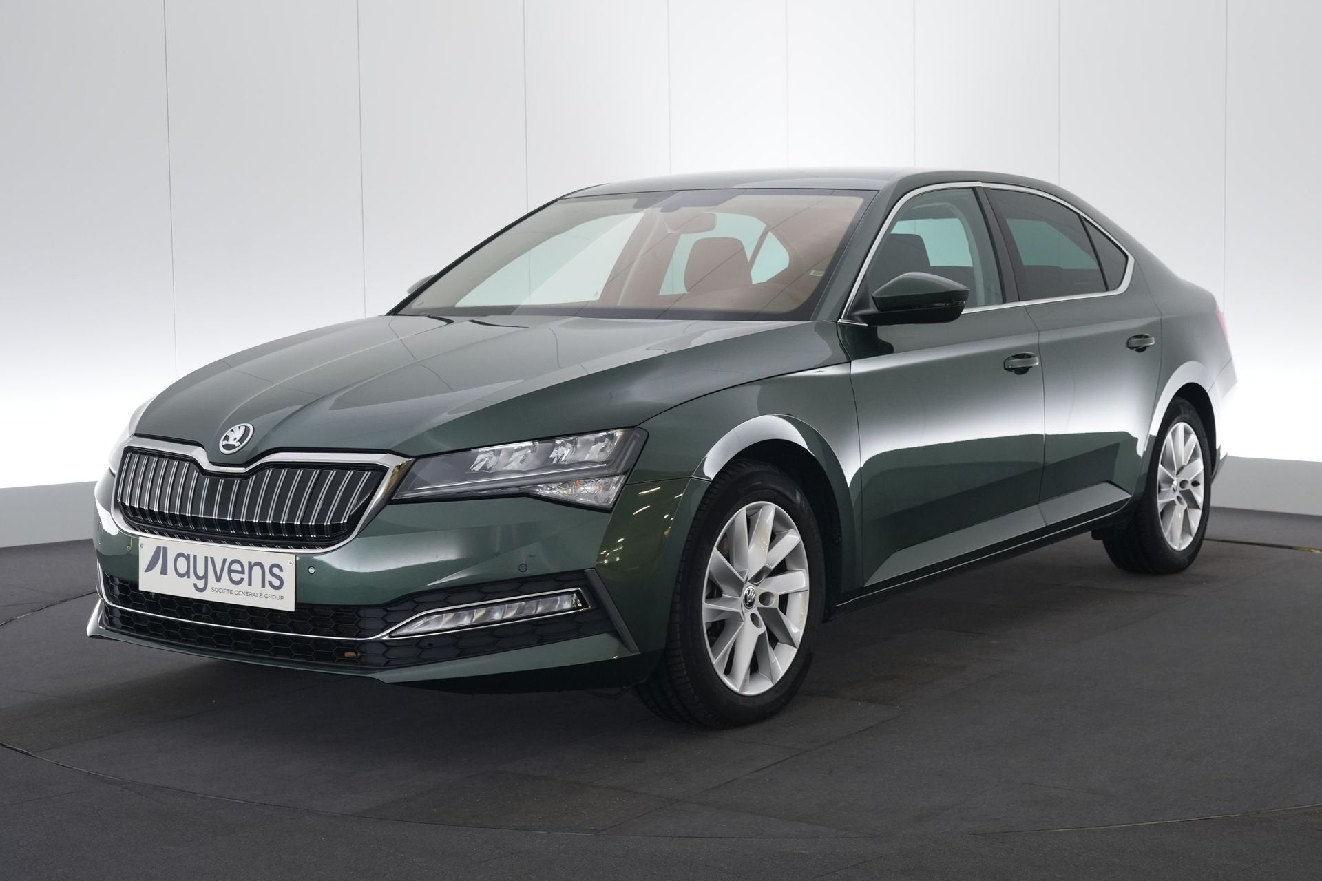 (1YQL899) SKODA SUPERB, Auto's, 32 g/km, Stof, Gebruikt, Euro 6