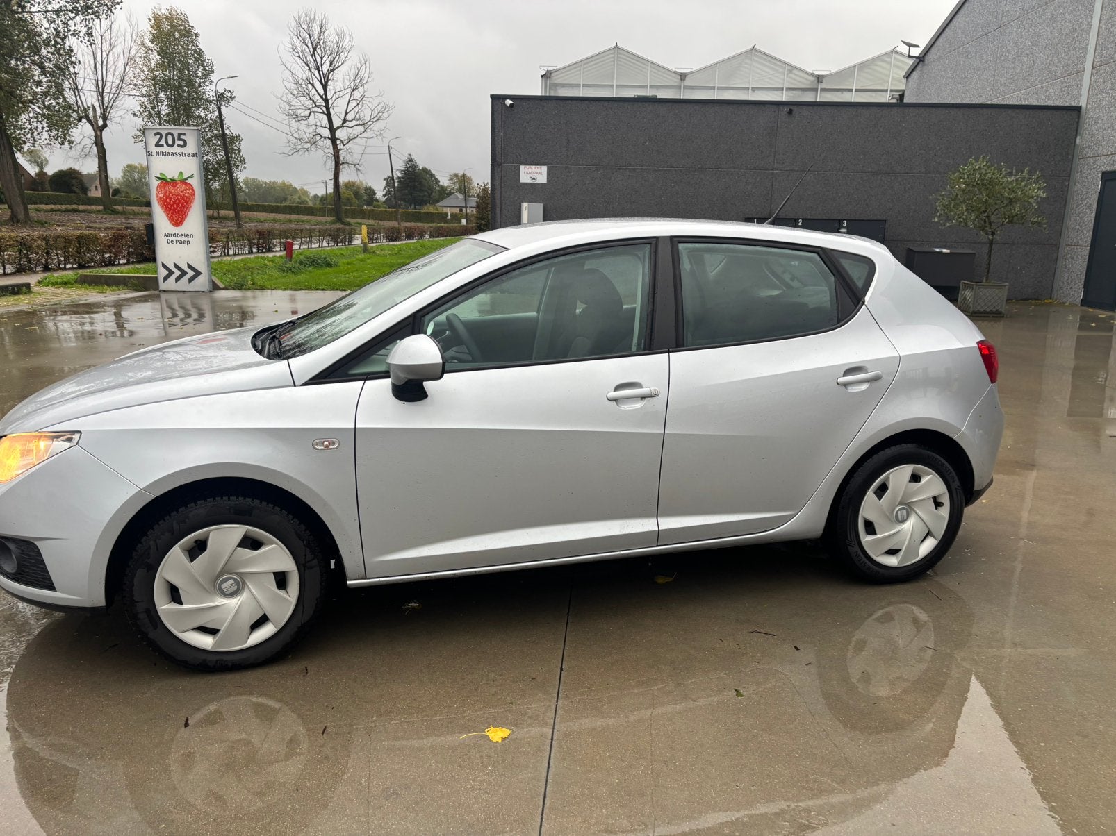 SEAT IBIZA 1.2i ESSENCE/AIRCO/CROISIÈRE/PDC/51 KW/82.000 KM, Autos, Achat, Entreprise, Boîte manuelle, Entretenue par le concessionnaire