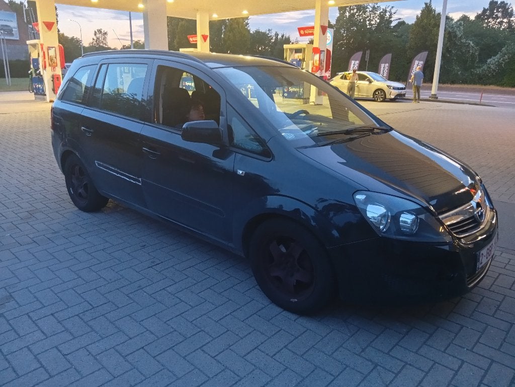Opel Zafira, Auto's, Voorwielaandrijving, Zwart, 4 cilinders, 5 deurs