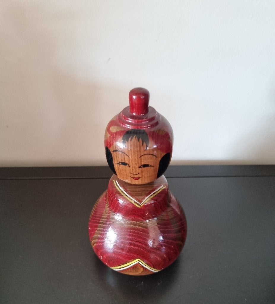 Magnifique kokeshi Tsuchiyu de Tokunaga Shinichi, Envoi