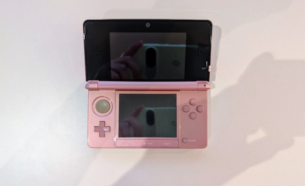 Nintendo 3DS, Ophalen of Verzenden, Roze, Met beschermhoes of tas, 3DS
