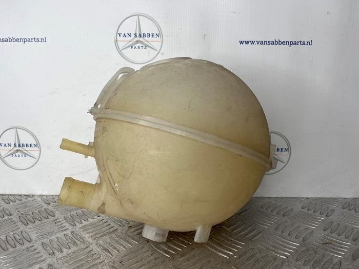 Réservoir d'expansion d'un Mercedes Vito, -, 3 mois de garantie, Utilisé, -
