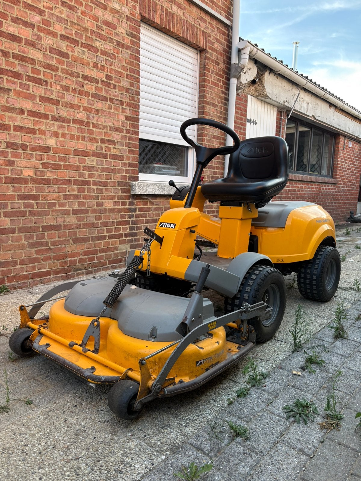 Stiga Park Zitmaaier, Ophalen, Zo goed als nieuw, Elektrische starter, 90 tot 120 cm