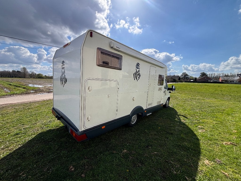 Leuke Fiat Ducato 2.3JTD met maar 56.000km voor 4 personen., Caravans en Kamperen, Standaard zit, Ringverwarming, Fiat, Bedrijf