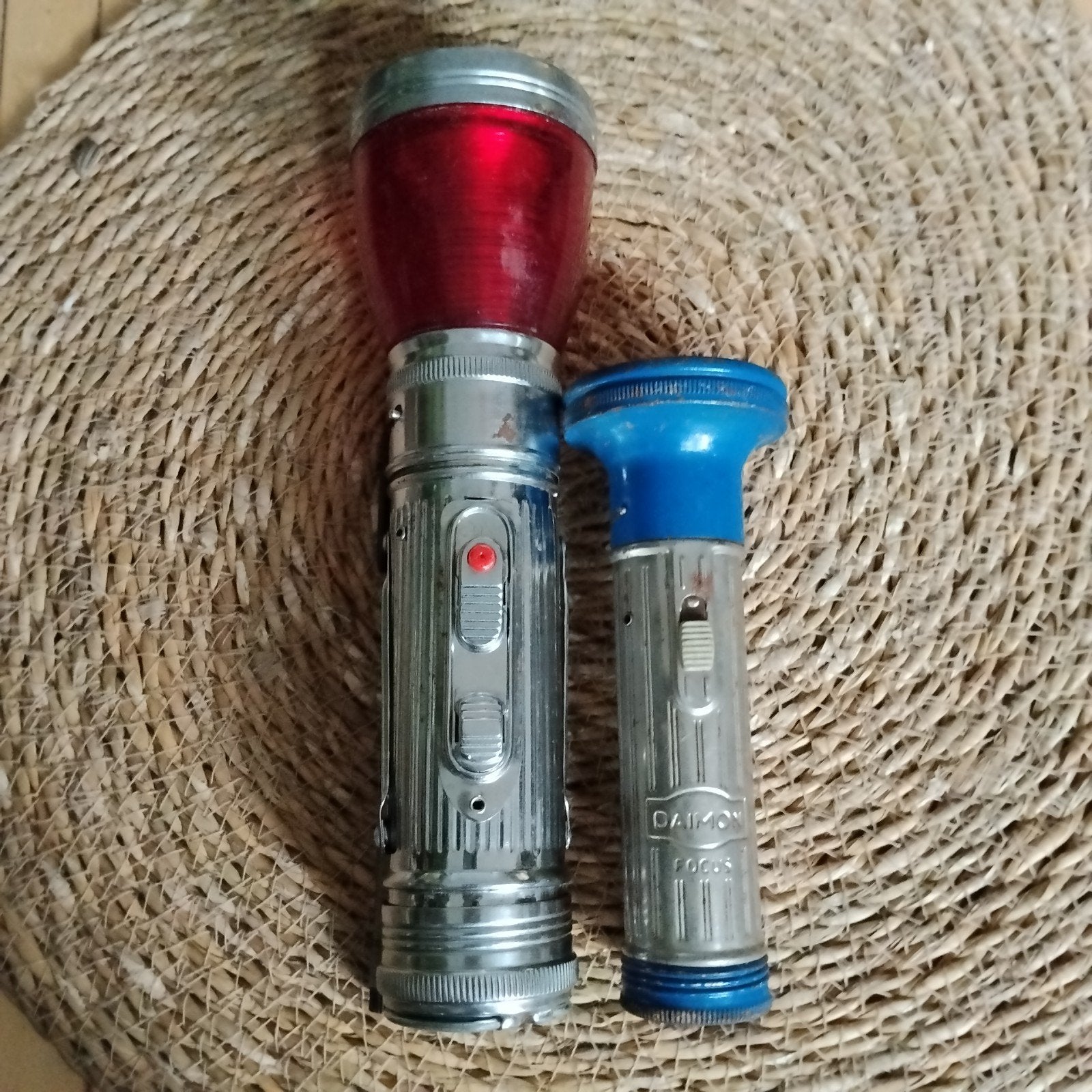 2 vintage zaklampen in werkende staat, Collections, Enlèvement ou Envoi