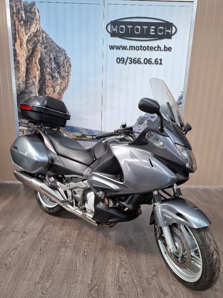 Honda Deauville 700, Motoren, Motoren | Honda, 700 cc, 2 cilinders, LED Verlichting, Motorrijbewijs A