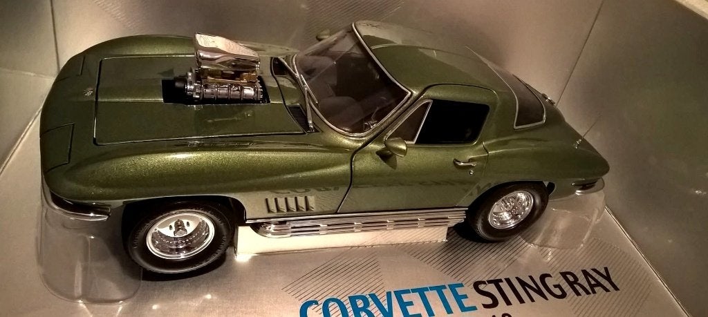 1/18 Corvette Sting Ray Street Machine 1967 Exoto motorbox, Hobby & Loisirs créatifs, Voitures miniatures | 1:18, Enlèvement ou Envoi