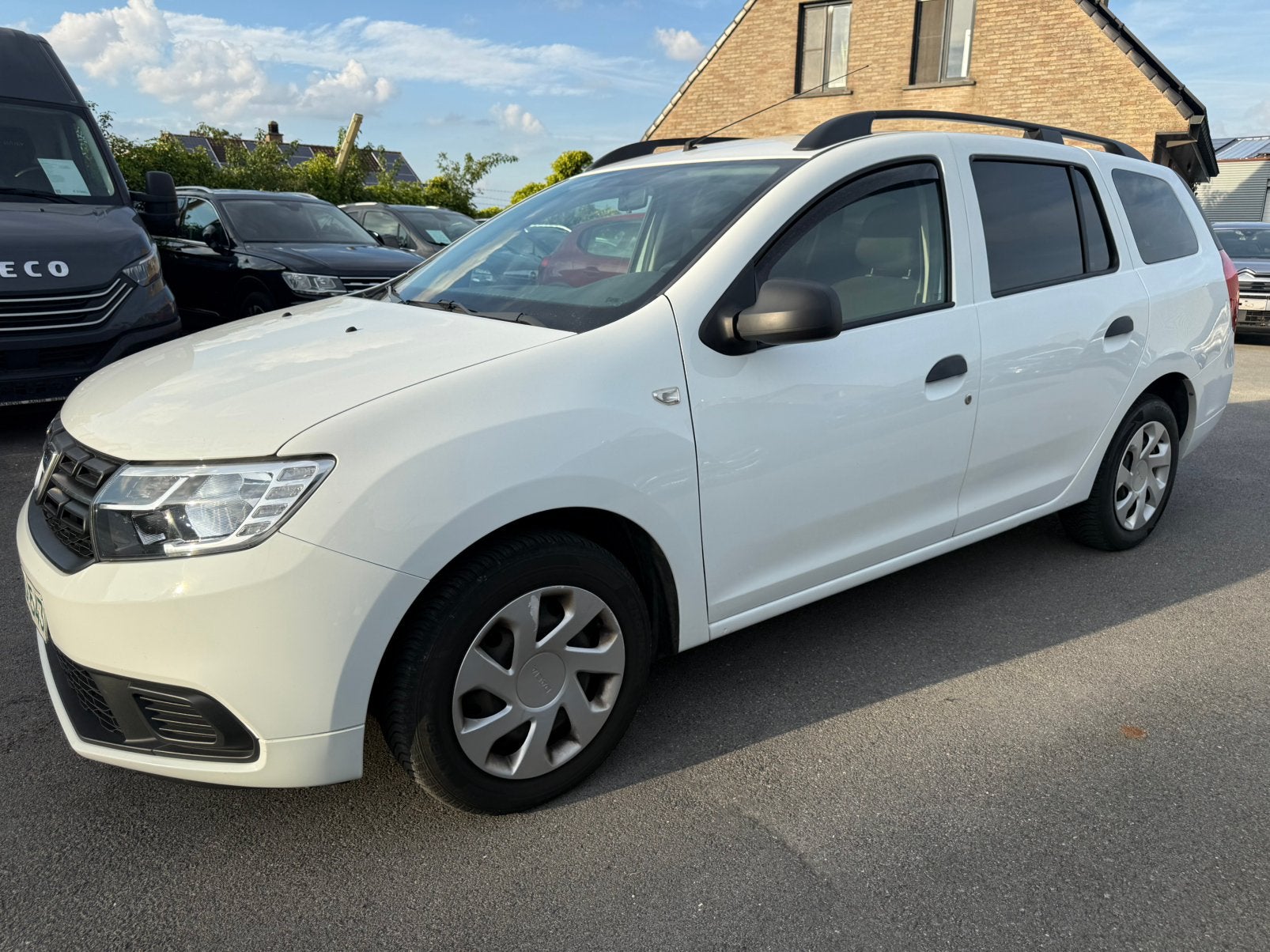 DACIA LOGAN | 07/2020 | 999CC BENZINE, Auto's, Dacia, Voorwielaandrijving, Stof, 4 cilinders, Wit