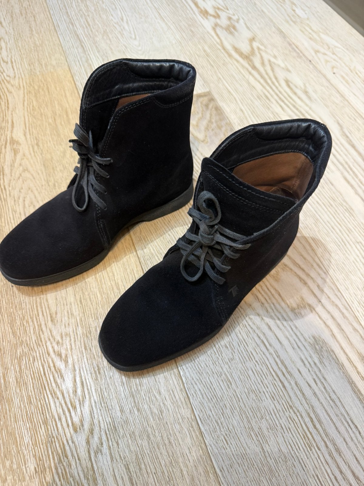 Tod’s bottines daim excellent etat T35, Enlèvement ou Envoi, Comme neuf