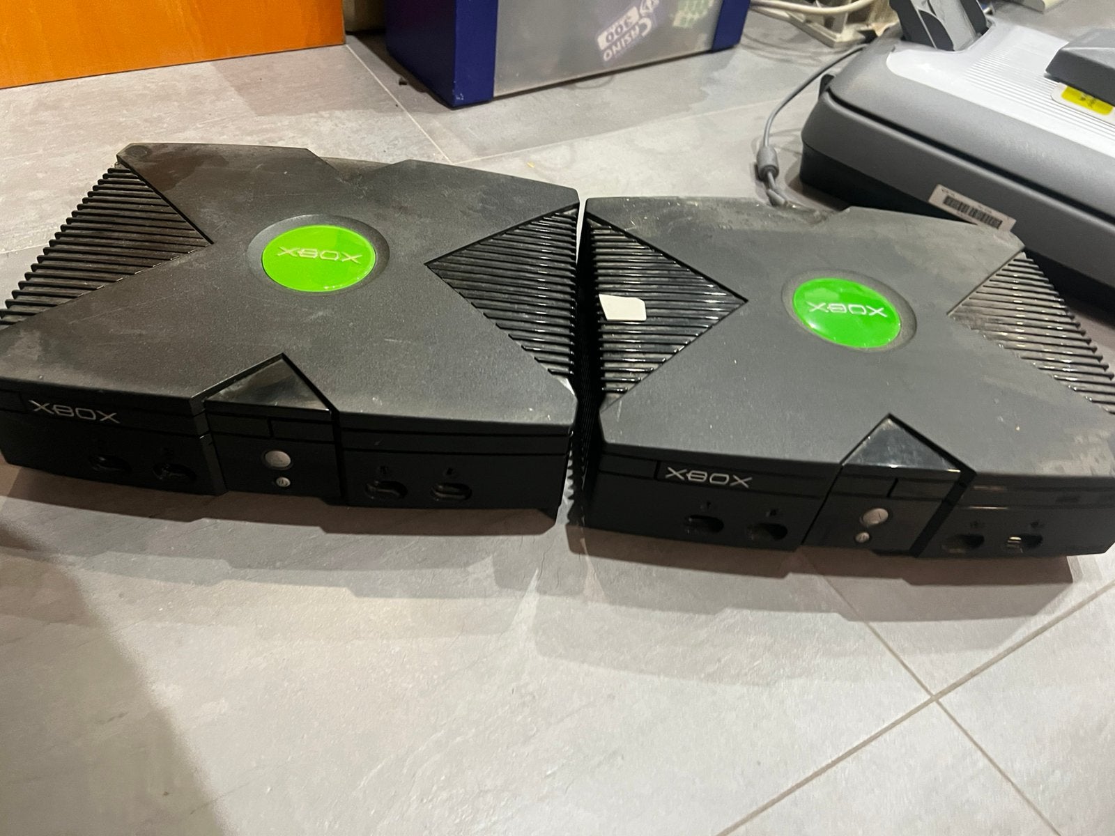 2 stuks zonder kabels/controllers werkend, Games en Spelcomputers, Ophalen of Verzenden, Zo goed als nieuw