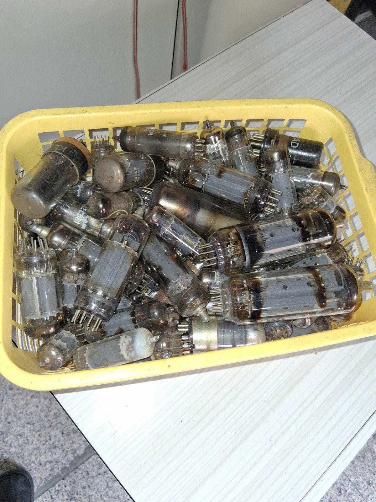 Oude radiolampen, Ophalen