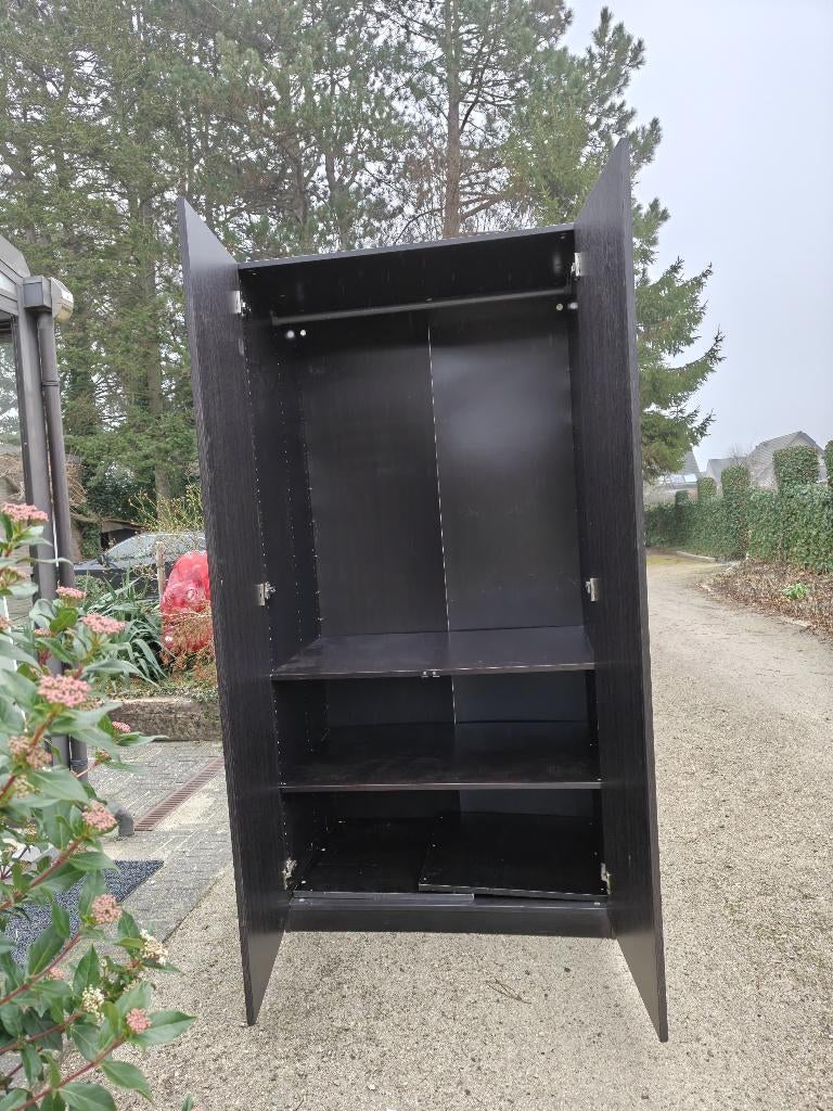 Zwarte kleerkast, Ophalen, Gebruikt, Met lade(s)