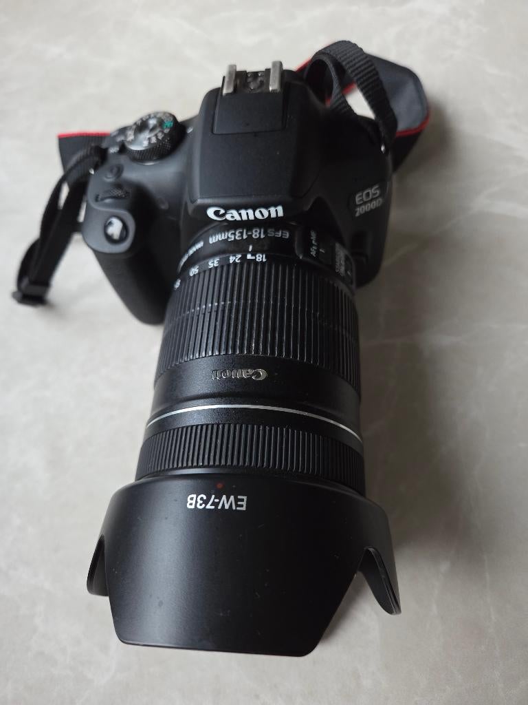 Fototoestel Canon EOS 2000D, Ophalen, Zo goed als nieuw, Spiegelreflex, Canon