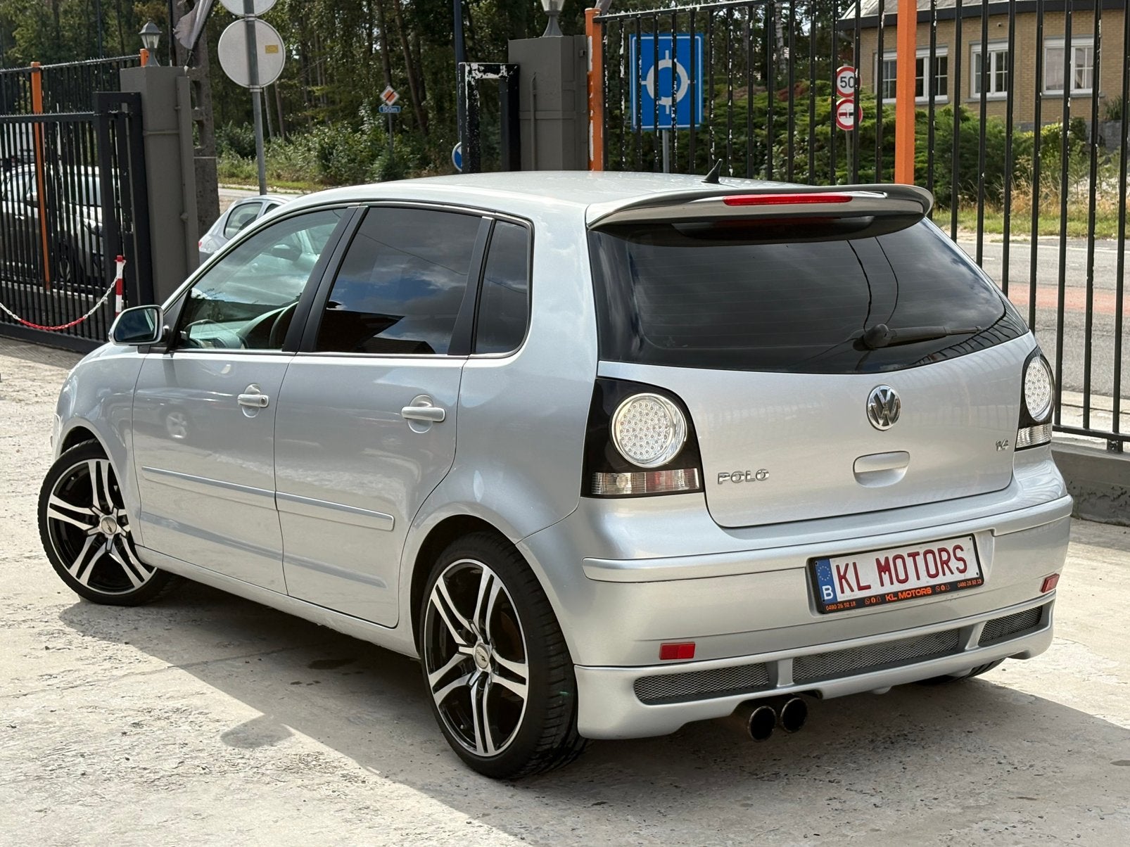 VW POLO 9N3 COMFORTLINE 1.4i ESSENCE 114 000KM CARPASS 2009, Autos, Argent ou Gris, Achat, Entreprise, Boîte manuelle