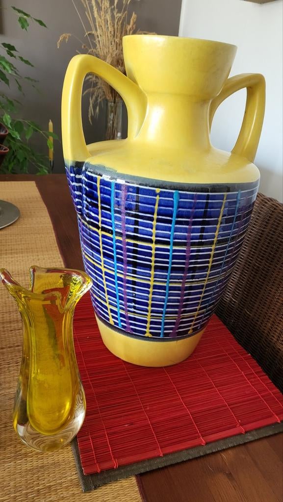 Gele vaas, Ophalen