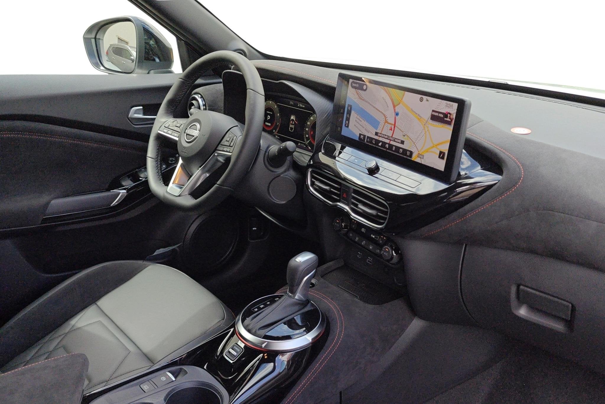Nissan Juke 1.0 DIG-T 114 DCT Red Line Edition + Cold Pack -, Auto's, Stof, Zwart, Wit, 5 zetels
