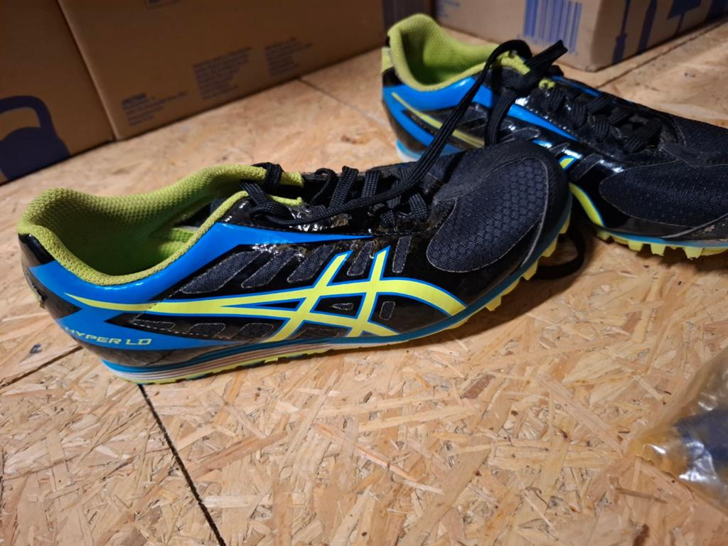 Atletiekschoenen met spikes, Sport en Fitness, Loopsport en Atletiek, Ophalen, Spikes