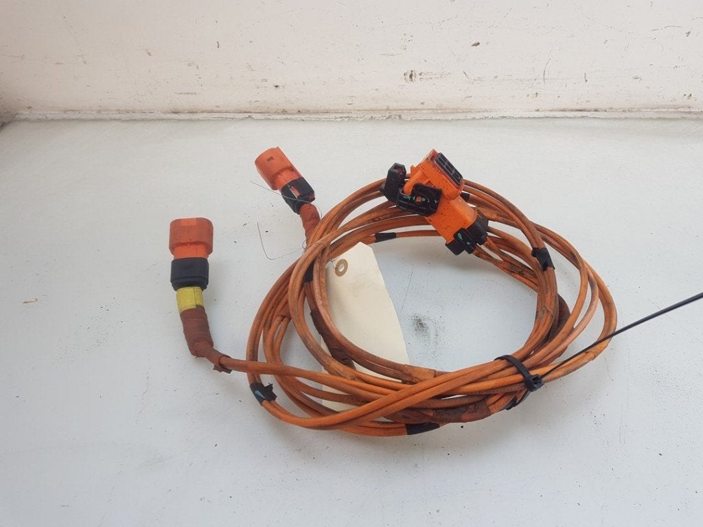 CÂBLE HT (HAUTE TENSION) (|110900410G|110900400G|110900410E, Germany_Sales@tesla.com, Utilisé, Autres marques automobiles, Ludwig-Prandtl-Straße 27 - 29
12526  Berlin, DE