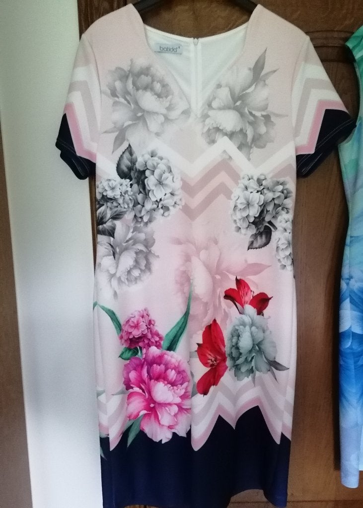 Jurk Batida maat 6 15€, Ophalen, Zo goed als nieuw, Maat 46/48 (XL) of groter, Roze