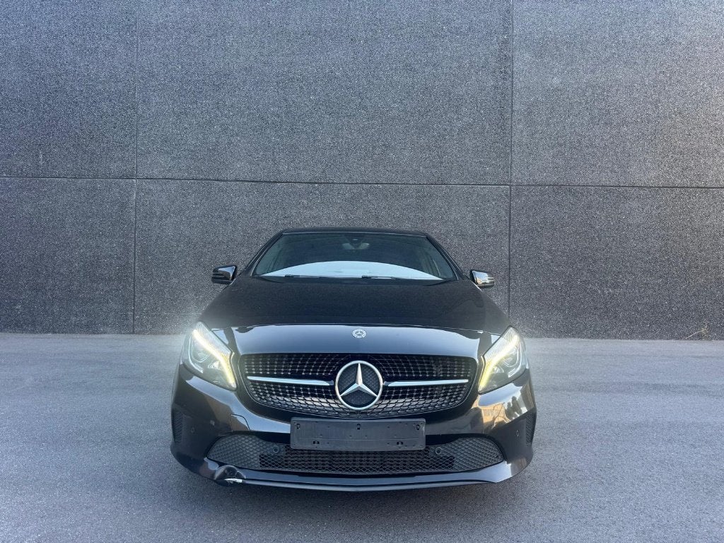 Mercedes-Benz A160 Automatique 2017 | CarPlay |, Euro 6, Entreprise, Noir, 5 portes