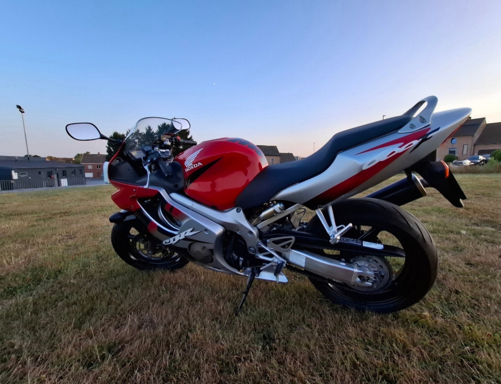 Honda CBR 600f, Motos, Particulier