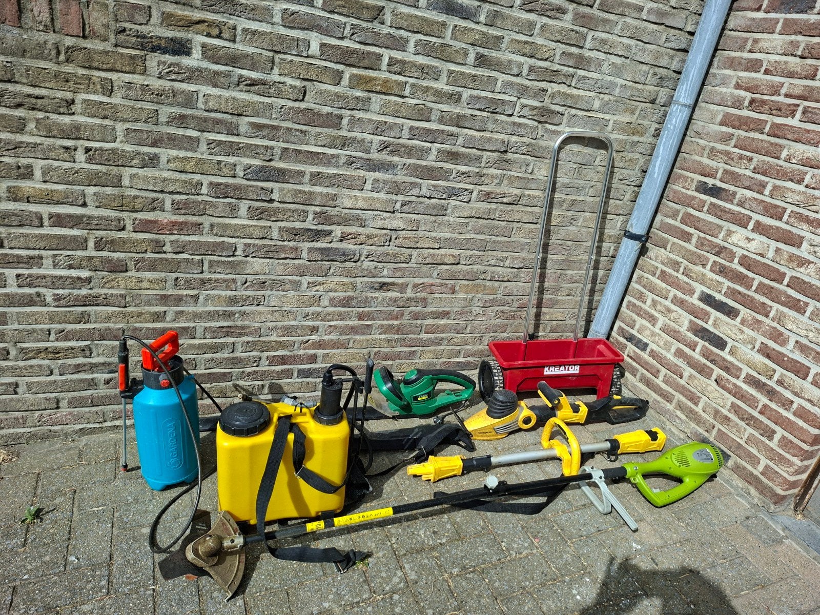 Lot tuinmateriaal, Ophalen