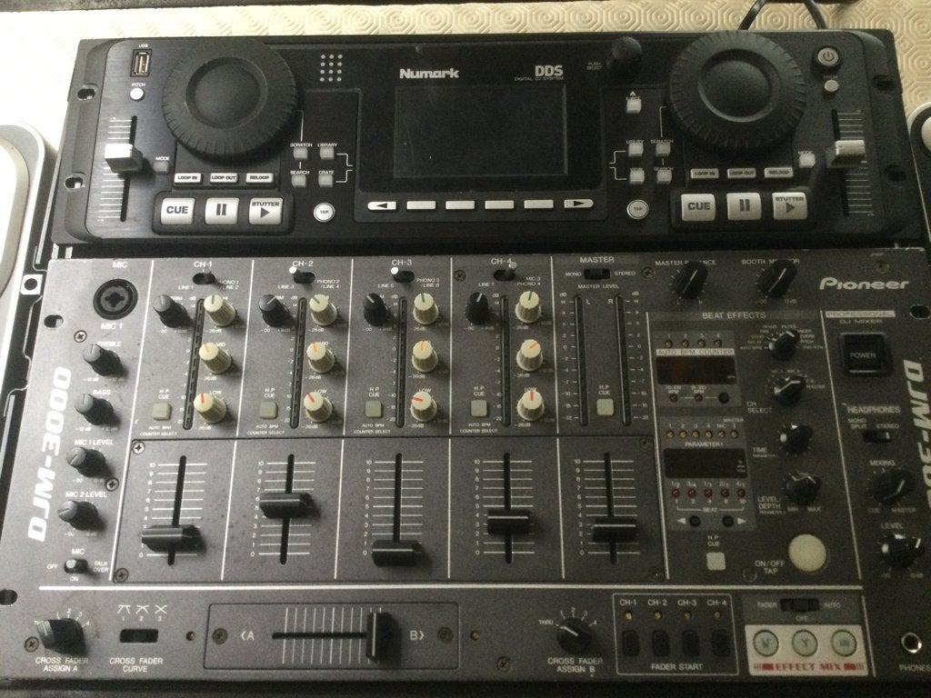 PIONEER DJM3000 TABLE MIXAGE/OPTION CONTROL NUMARK PC/3X USB, Audio, Tv en Foto, Ophalen of Verzenden