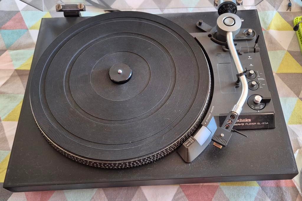 Tourne disques Technics SL-23A avec courroie de remplacement, Enlèvement, Technics