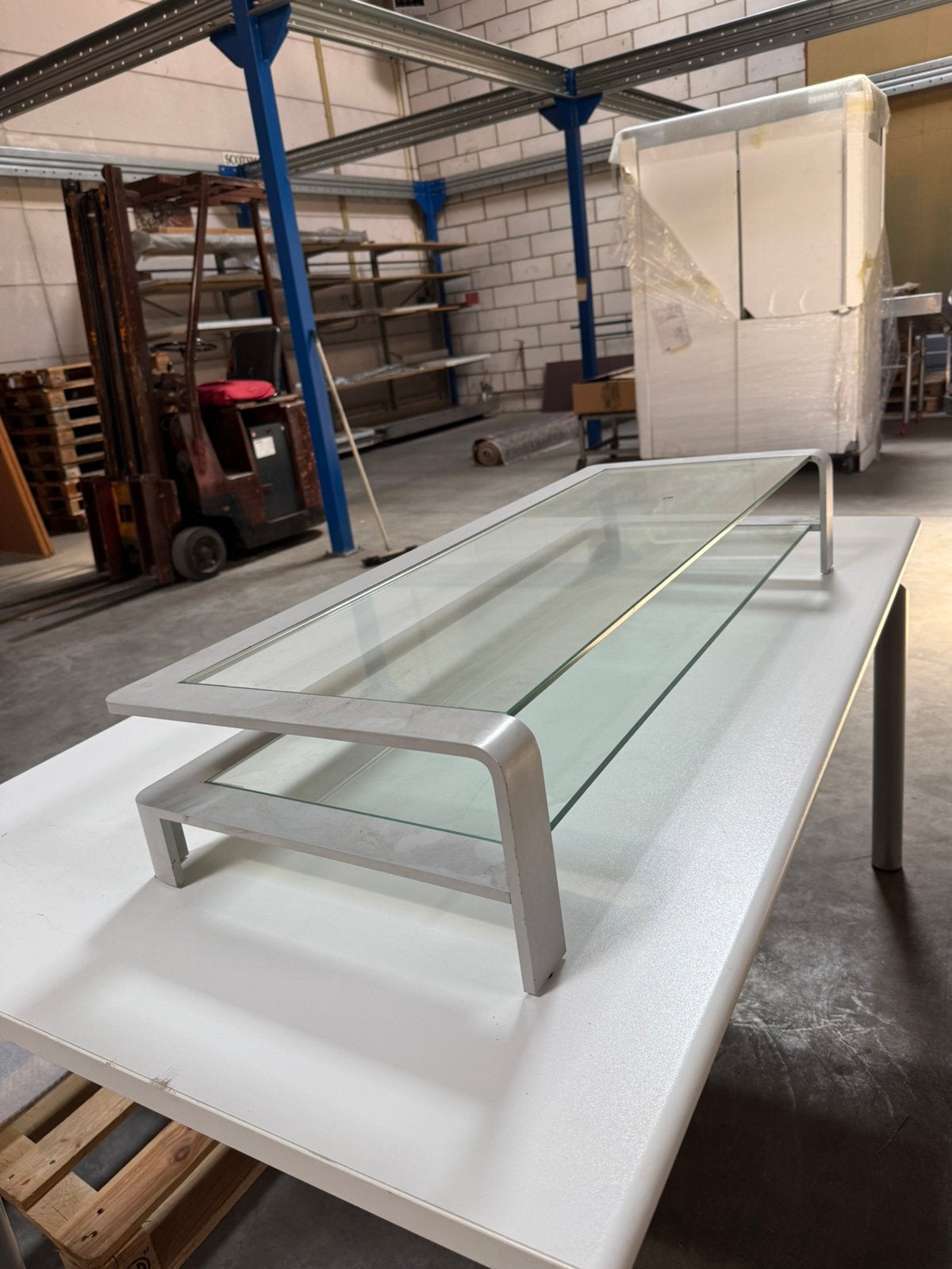 Glazen tv meubel met rvs kader 108x40x18, Huis en Inrichting, Kasten |Televisiemeubels, Ophalen, Zo goed als nieuw