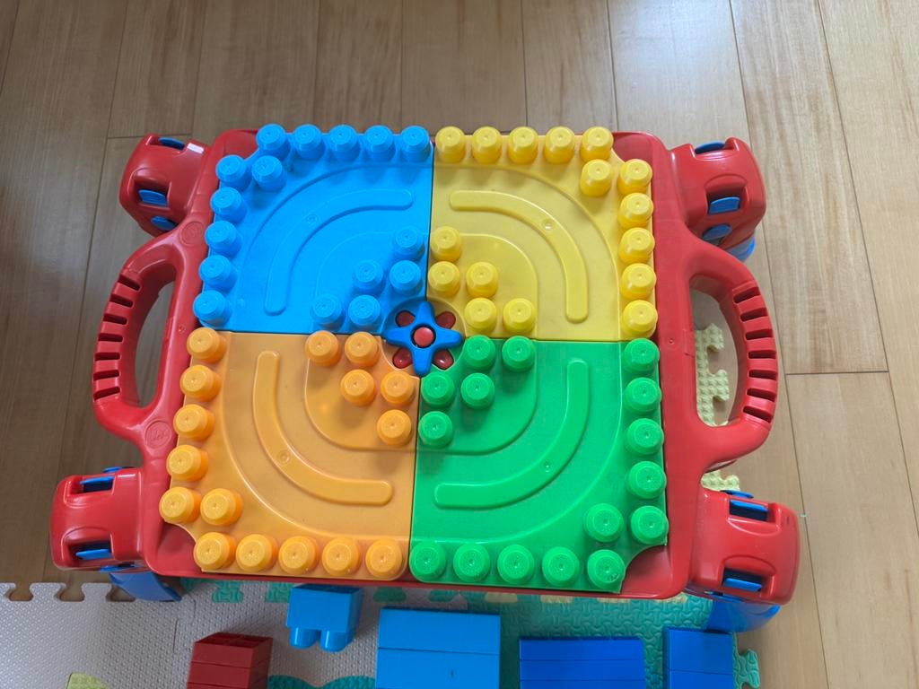 Mega bloks blokken en tafel, Kinderen en Baby's, Ophalen, Zo goed als nieuw