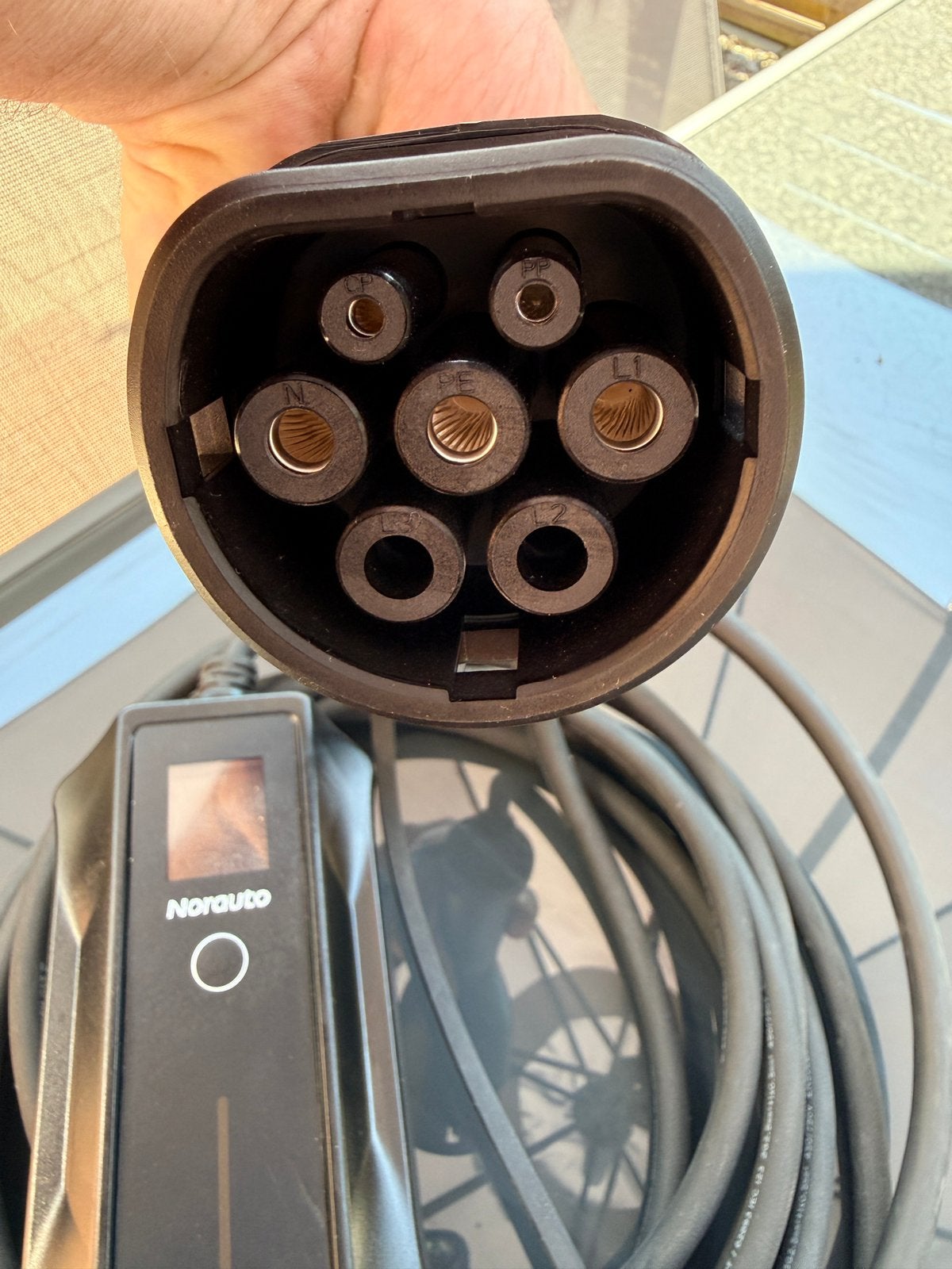 Prise de recharge de voiture sur 220 V, Autos : Divers, Bornes de recharge, Enlèvement, Comme neuf, Câble de charge