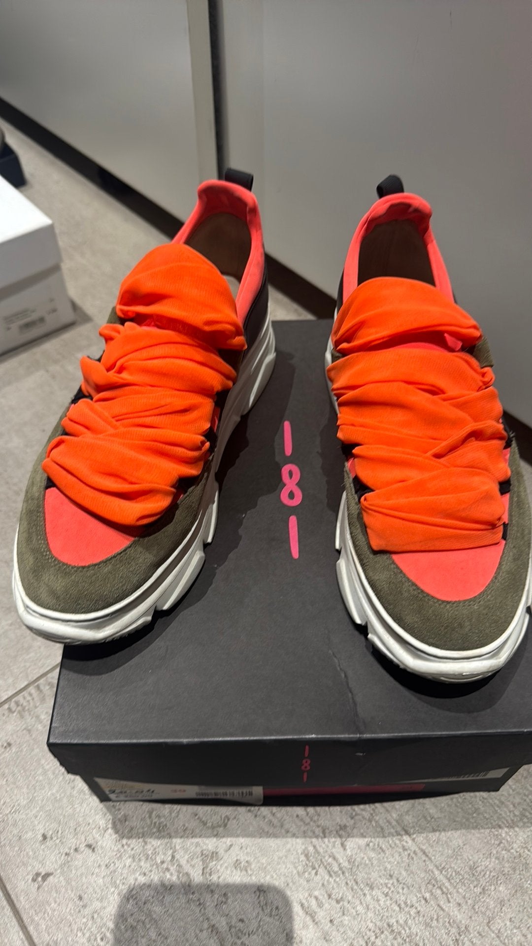 181 sneakers p. 39 noir organe kaki, Ophalen of Verzenden, Zo goed als nieuw, Zwart