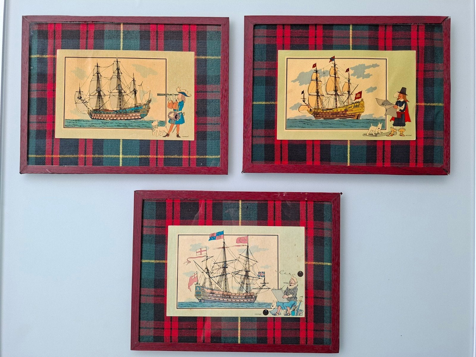 3x vintage (Hergé)ingelijste scheepsprenten met Schotse ruit, Ophalen of Verzenden