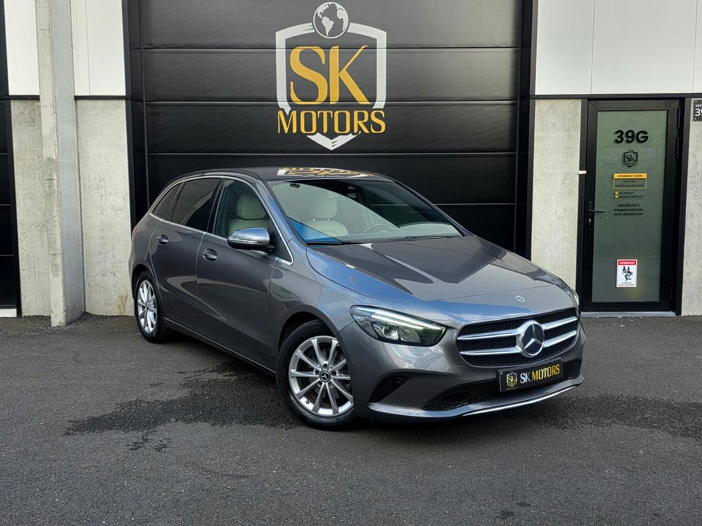 B180 CGI Euro 6d Leder Camera Carplay Sfeerverlicht. Garanti, Monovolume, 4 cilinders, Zwart, Leder