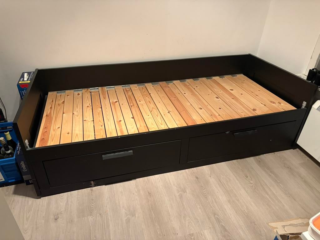 Zwart eenpersoonsbed met twee grote lades, Maison & Meubles, Chambre à coucher | Lits, Utilisé, Une personne, 80 cm, Noir, Enlèvement