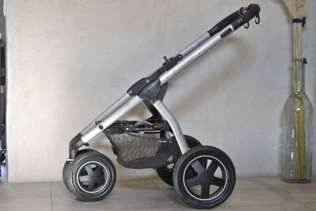 Poussette 3 en 1 Maxi Cosi + base isofix, Enfants & Bébés, Poussettes & Combinaisons, Pneus, Poussette combi, Enlèvement, Utilisé