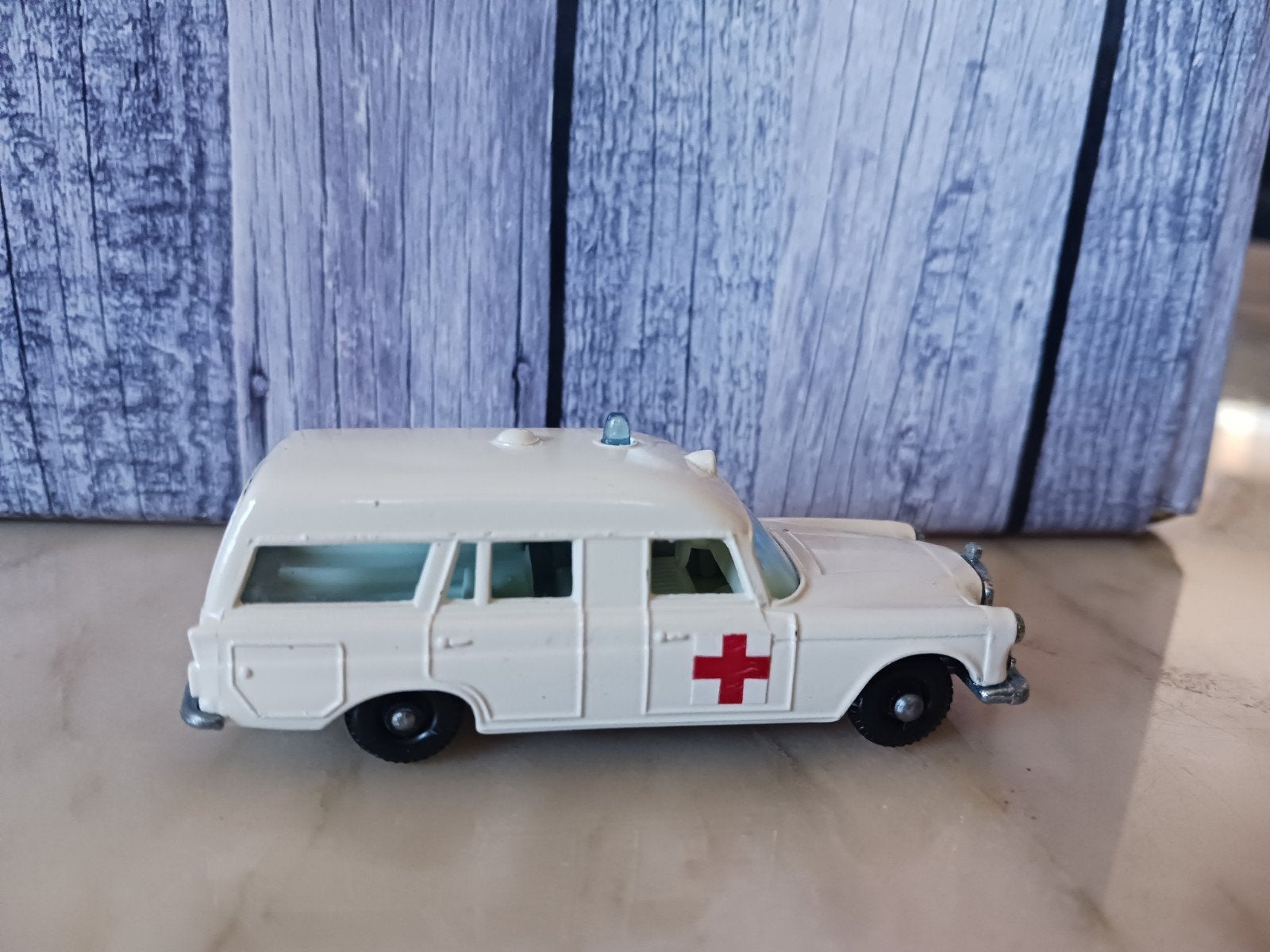 Matchbox  3 c. Mercedes-Benz  "Binz" Ambulance, Hobby en Vrije tijd, Modelauto's | 1:87, Ophalen of Verzenden, Matchbox